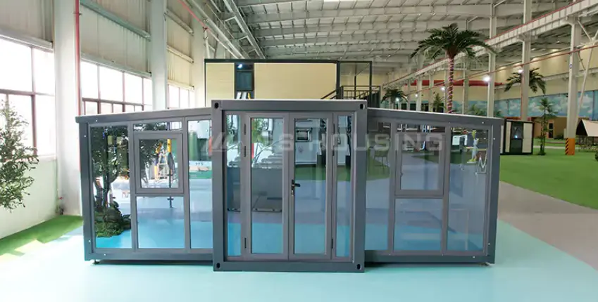 Expandable container houses