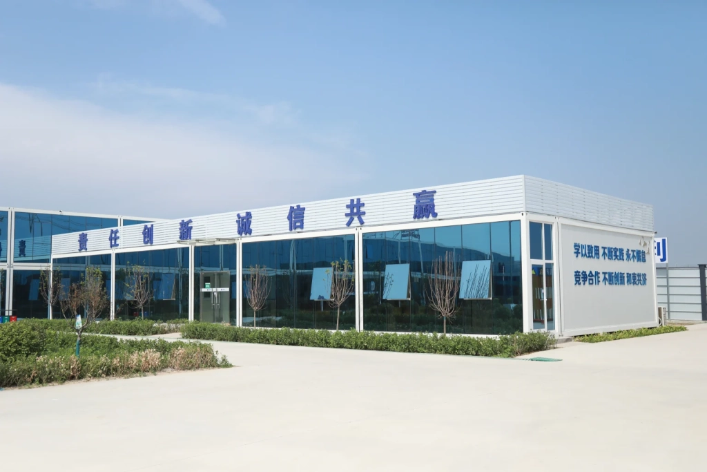 How Portable Offices Streamline Project Management in the Field